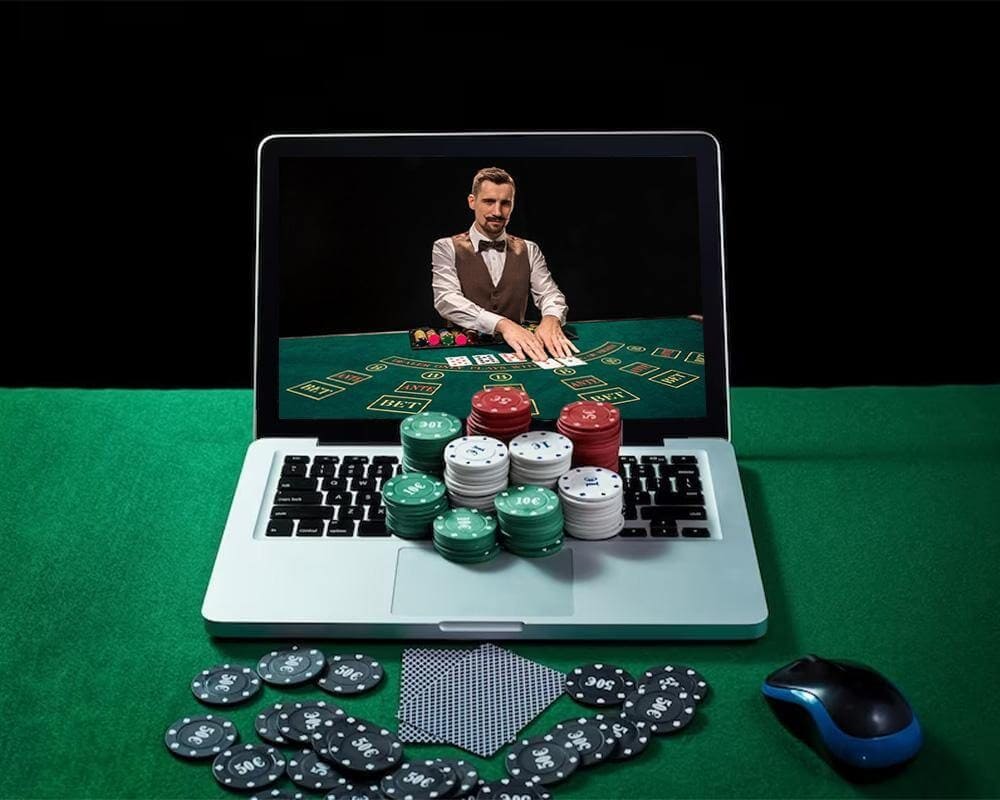 Dynamic UUOK games montage illustrating a variety of popular casino games and exciting gameplay